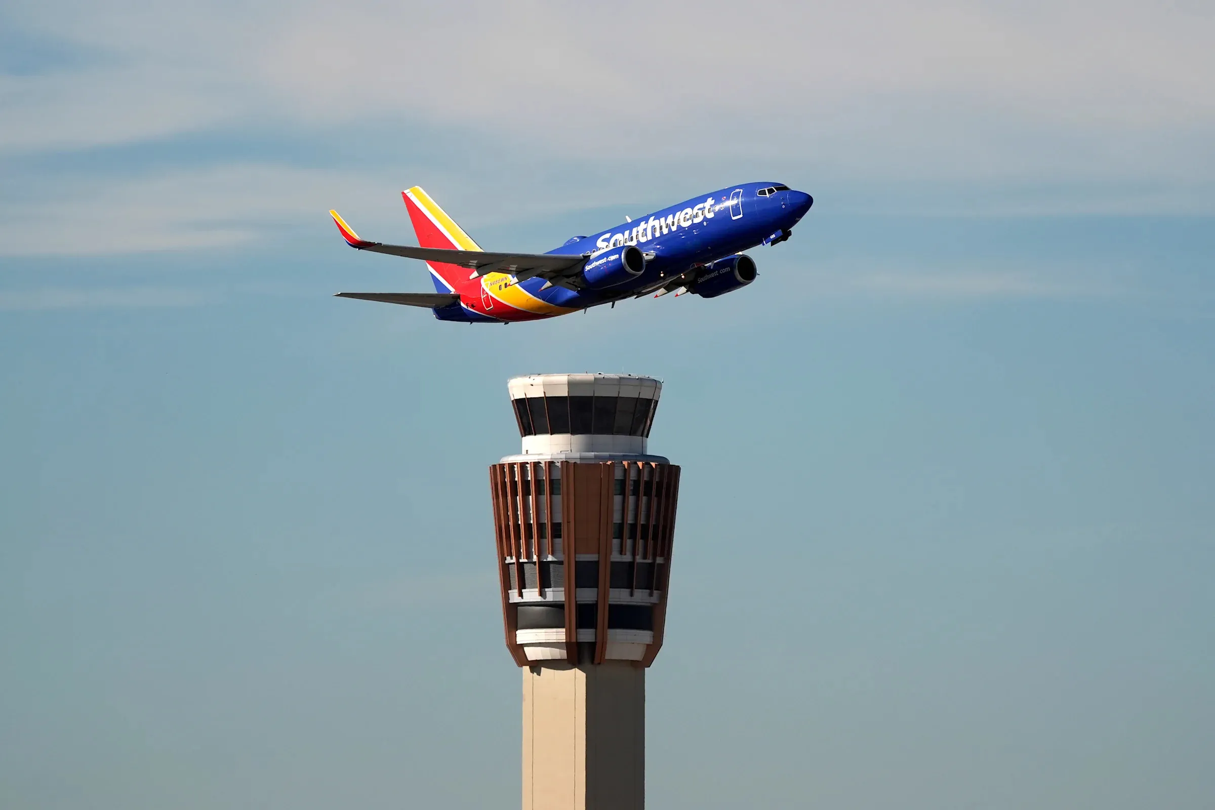 DOT announces winner in air traffic control system overhaul.