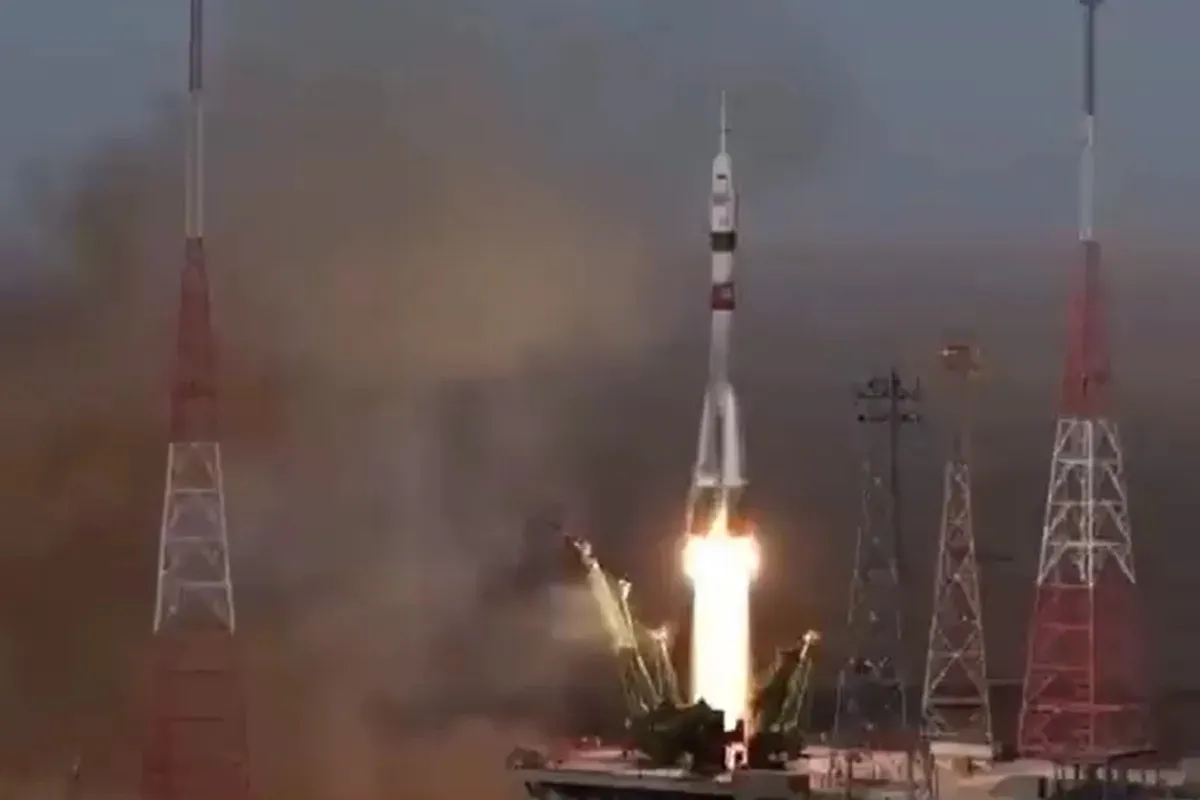 Russia mistakenly destroys its sole means of transporting astronauts to space