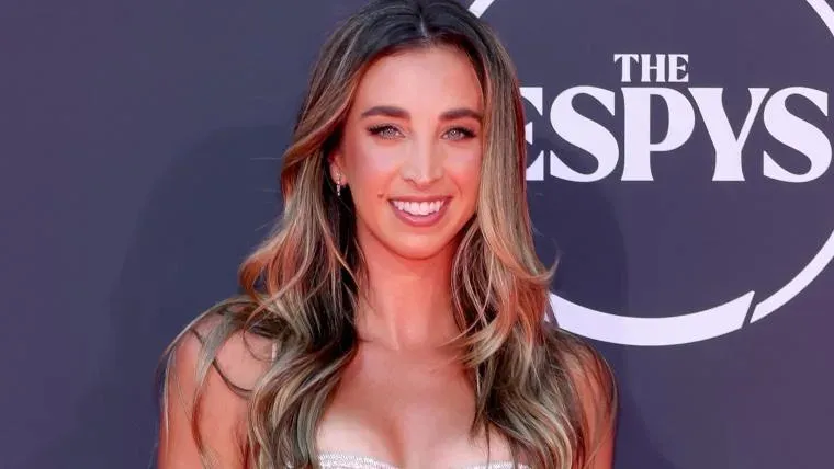 SI Swim star shows off bikini body while dancing in revealing cut-out dress after announcing role as sportscaster