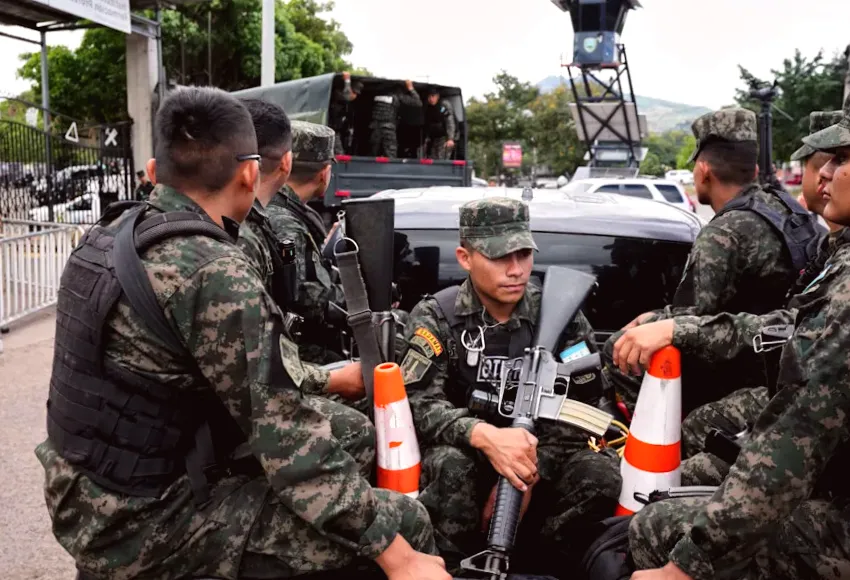 Technical issues cause crash of vote count site, say Honduras election officials
