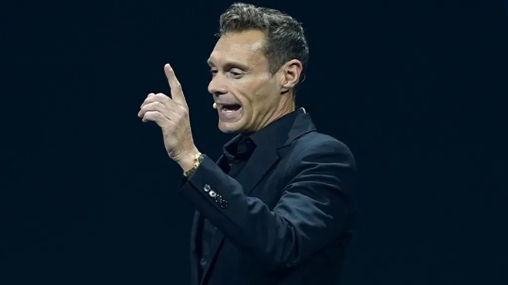 Ryan Seacrest Doubts Mark Consuelos's Interviewing Abilities