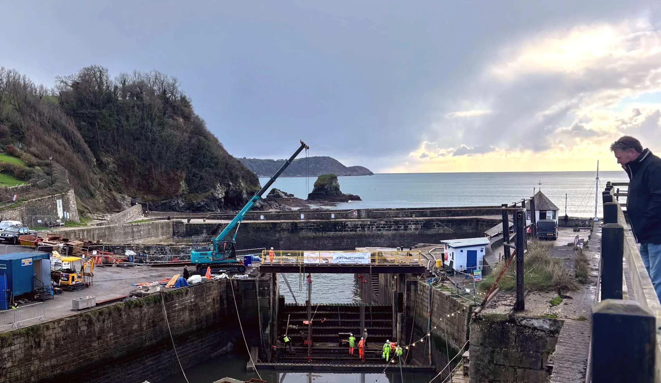 Storm-damaged harbour receives new lock gate