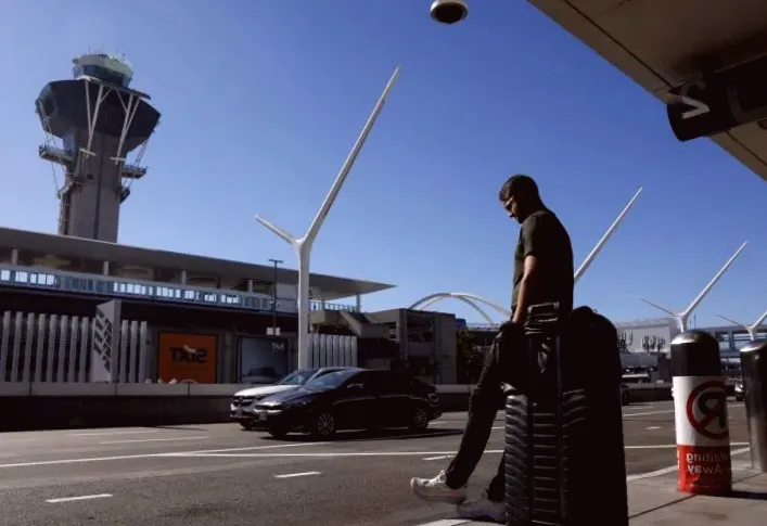 Federal government selects company for overseeing upgrades to air traffic control system