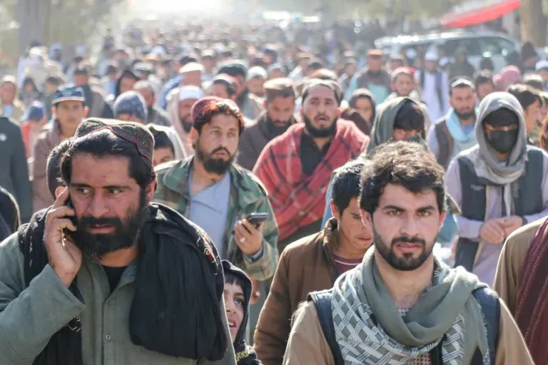 Afghan Taliban officials carry out public execution of man for murder