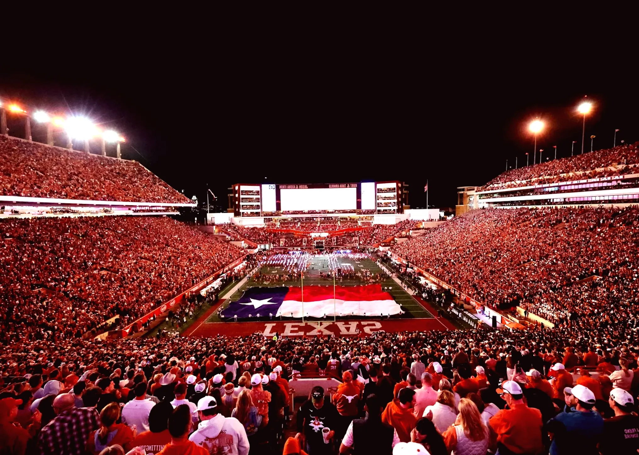 Family says college student dies unexpectedly following football tailgate