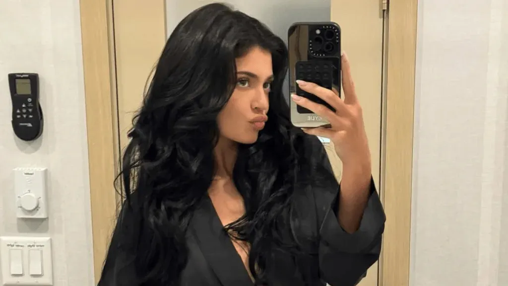 Photo: Kylie Jenner's Stunning Black Dress Will Leave You Speechless