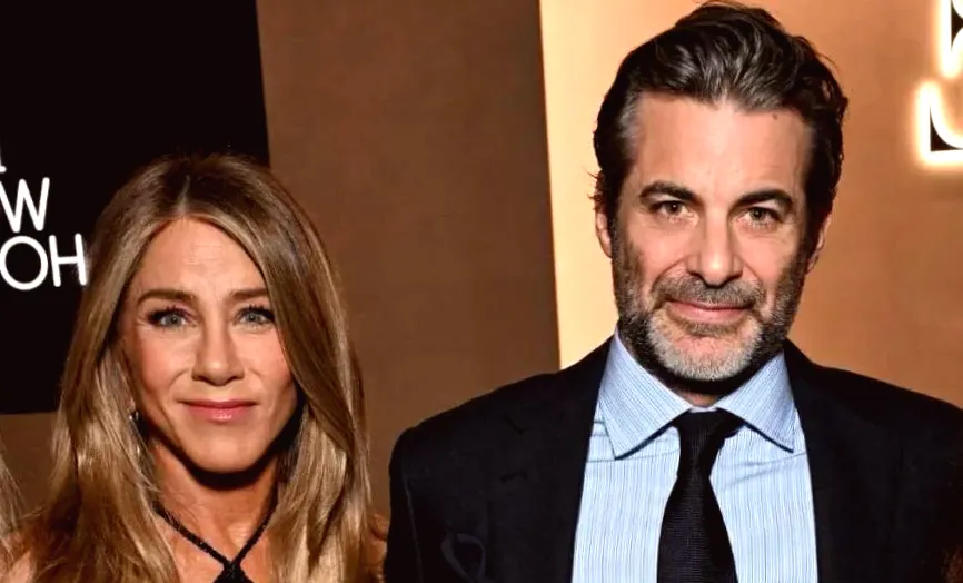Jennifer Aniston's Efforts to Support Jim Curtis' Career — Source