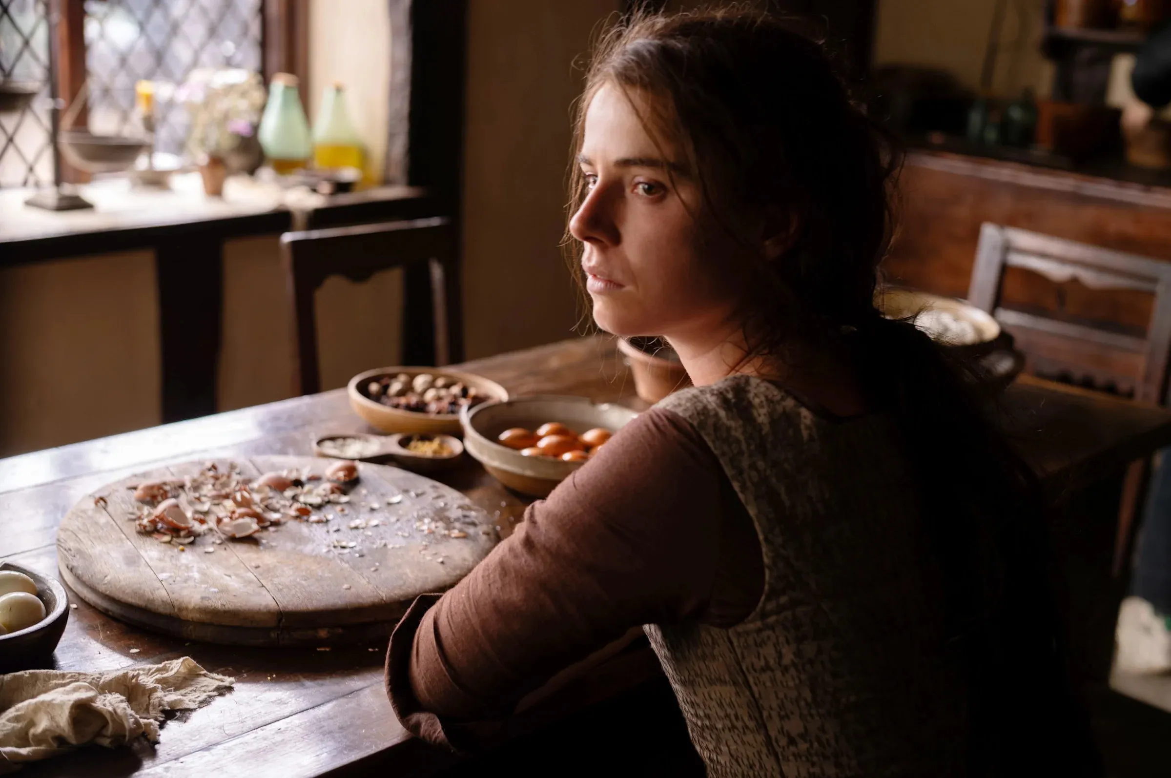 Johnnie Burn cleverly incorporated iambic pentameter into the sound design of 'Hamnet'