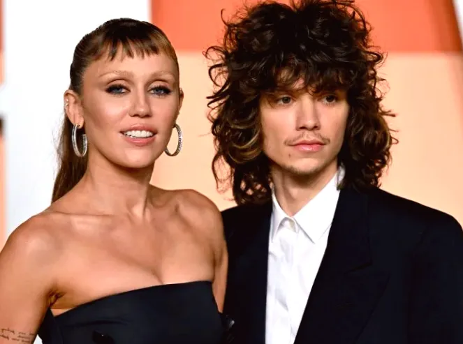 Video: Miley Cyrus announces engagement to Maxx Morondo on 'GMA'