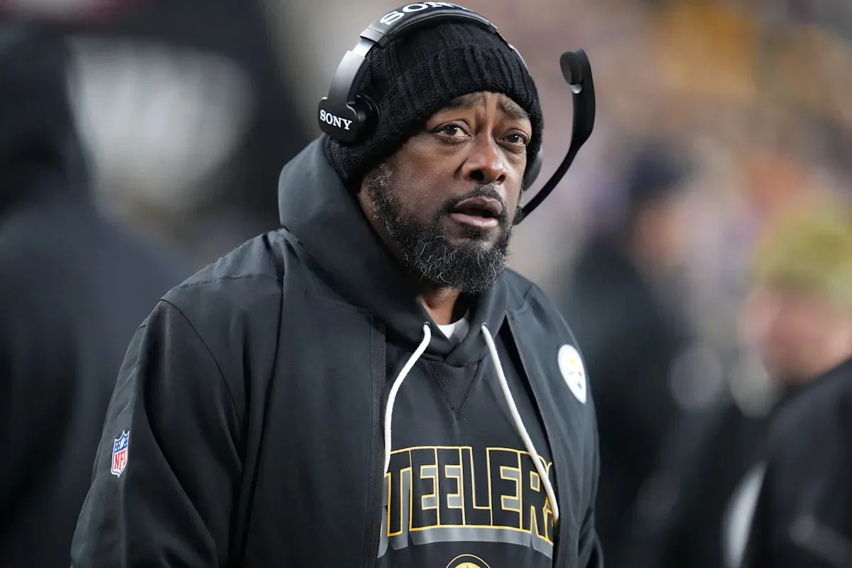 'Fans of Steelers growing frustrated with Pittsburgh's lengthy streak of mediocre football and calling for Tomlin's dismissal'