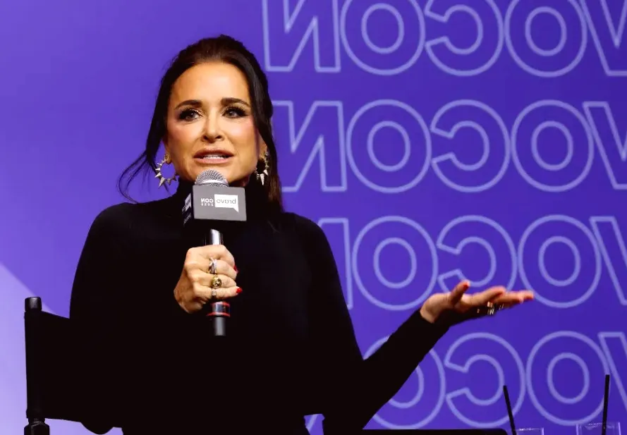 Kyle Richards of RHOBH responds to accusations of rudeness from Stacey Rusch of RHOP at BravoCon.