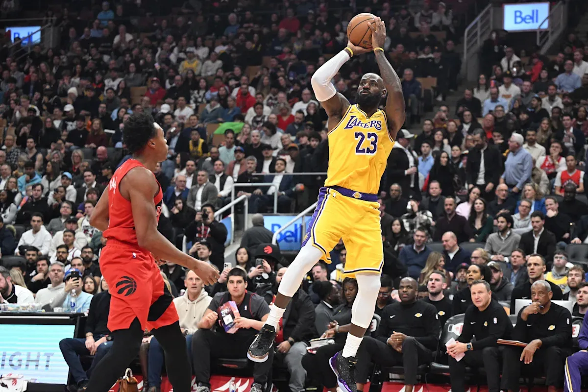 LeBron James' remarkable 10-point streak comes to an end after 1,297 games and almost 19 years