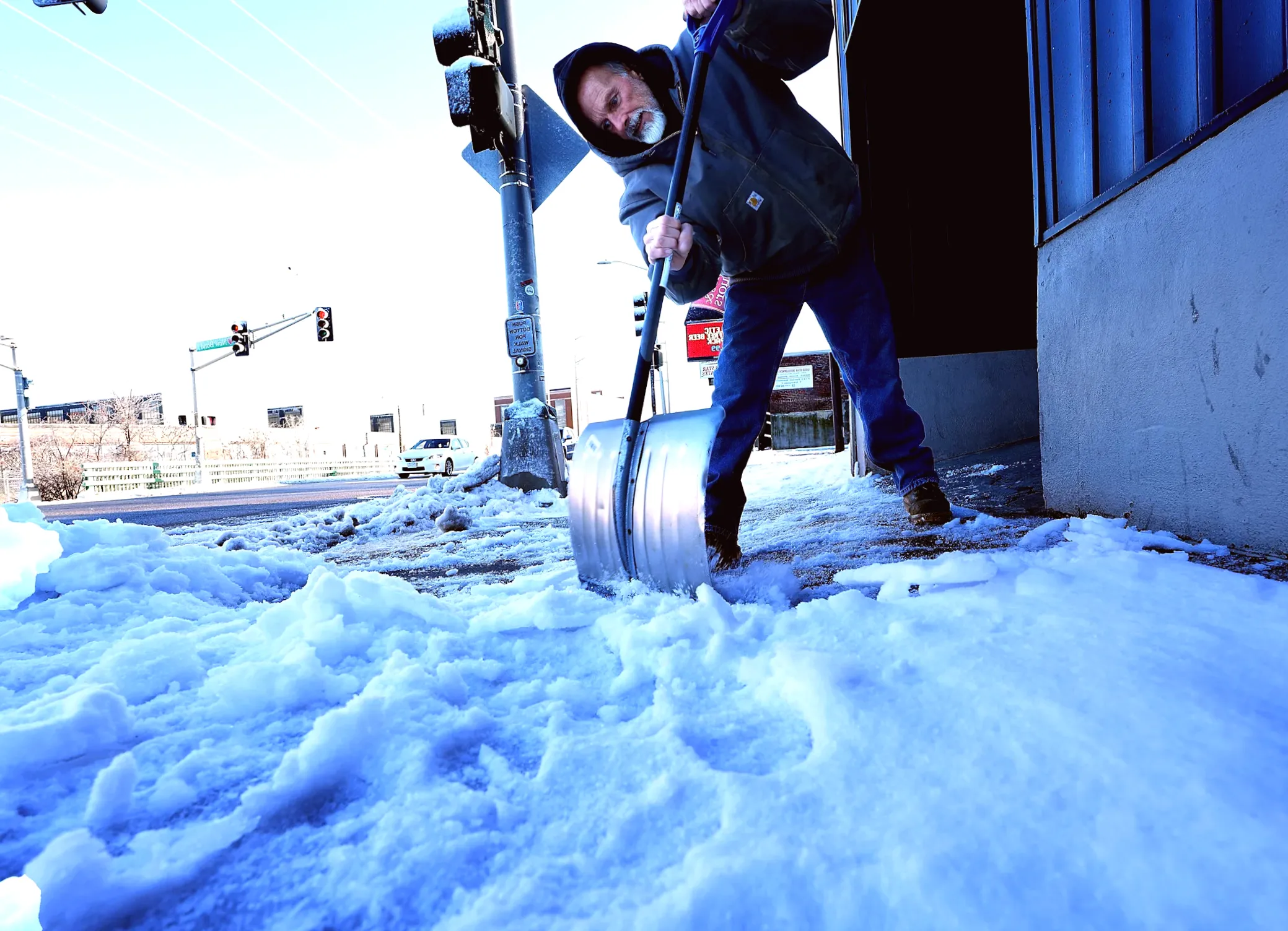 View images of arctic cold wave affecting the Midwest and Northeast.