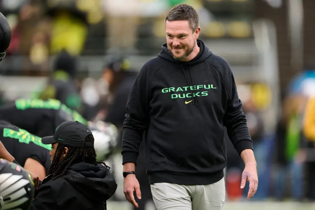 Unfortunate Coaching News Hits Oregon's Dan Lanning During College Football Season