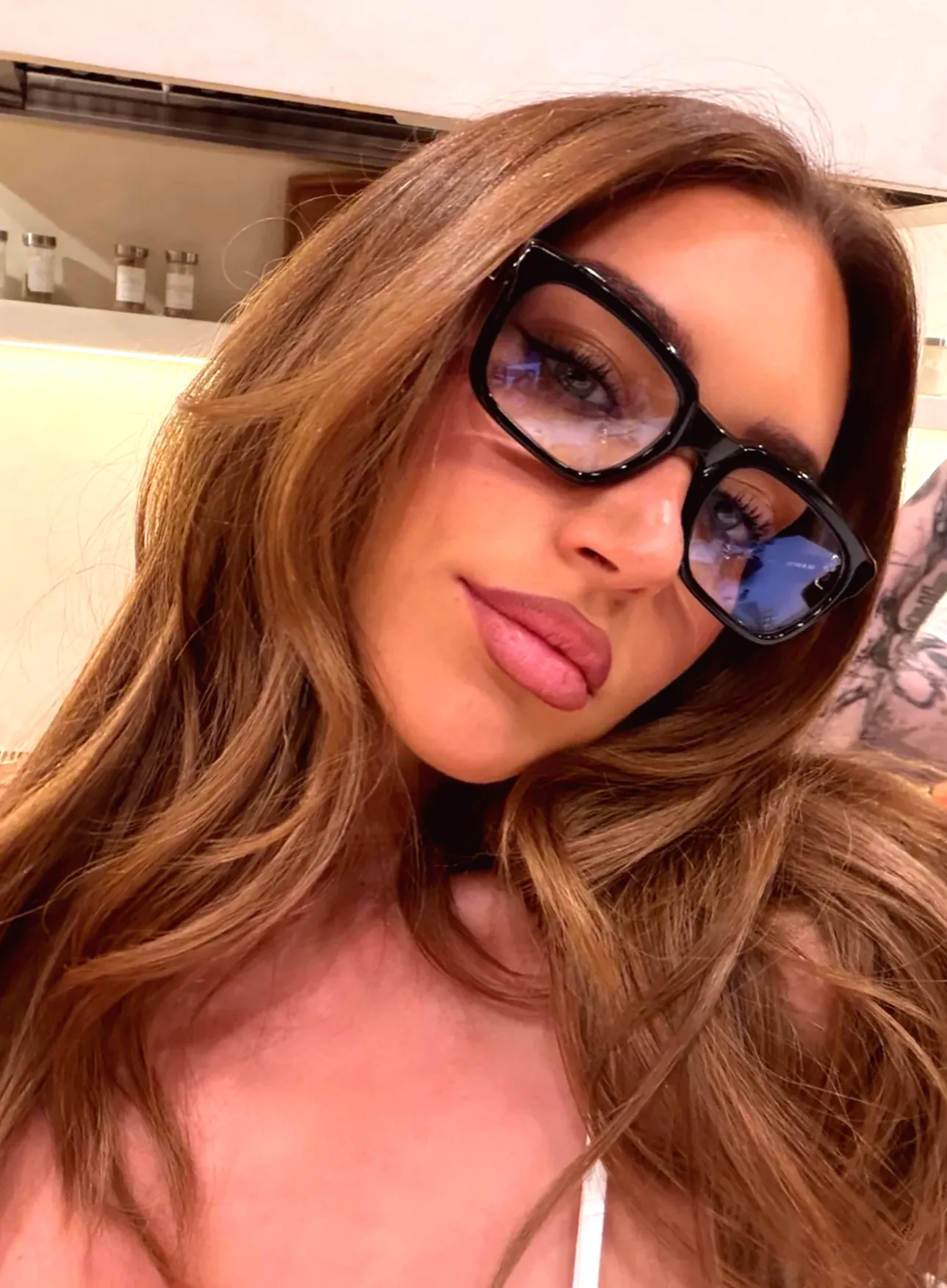 Anastasia Karanikolaou Turns Heads at Lakers Game in Fitted Crop Top