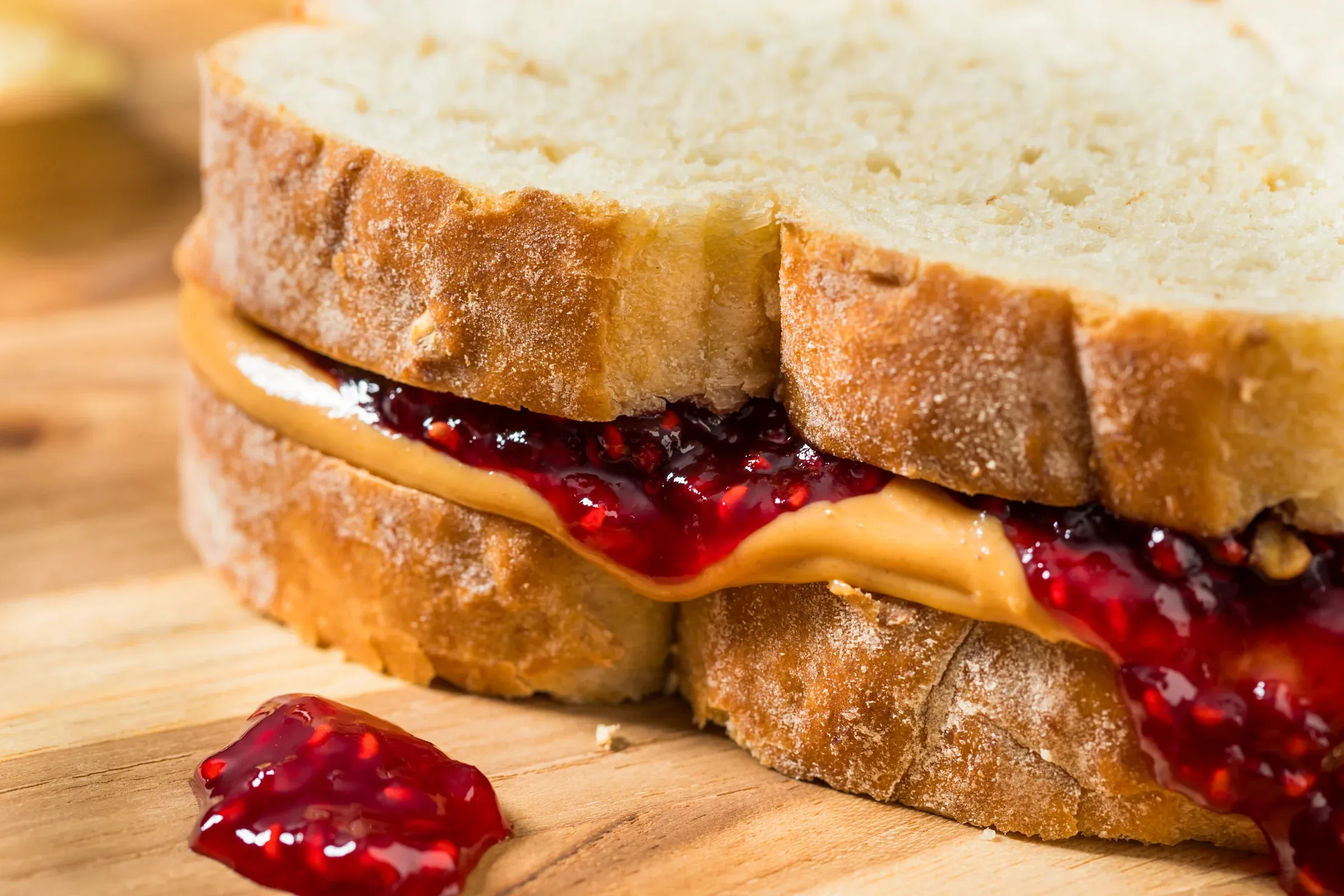 This "Grown-Up" PB&J hack is driving people crazy—and the conclusion is truly maddening