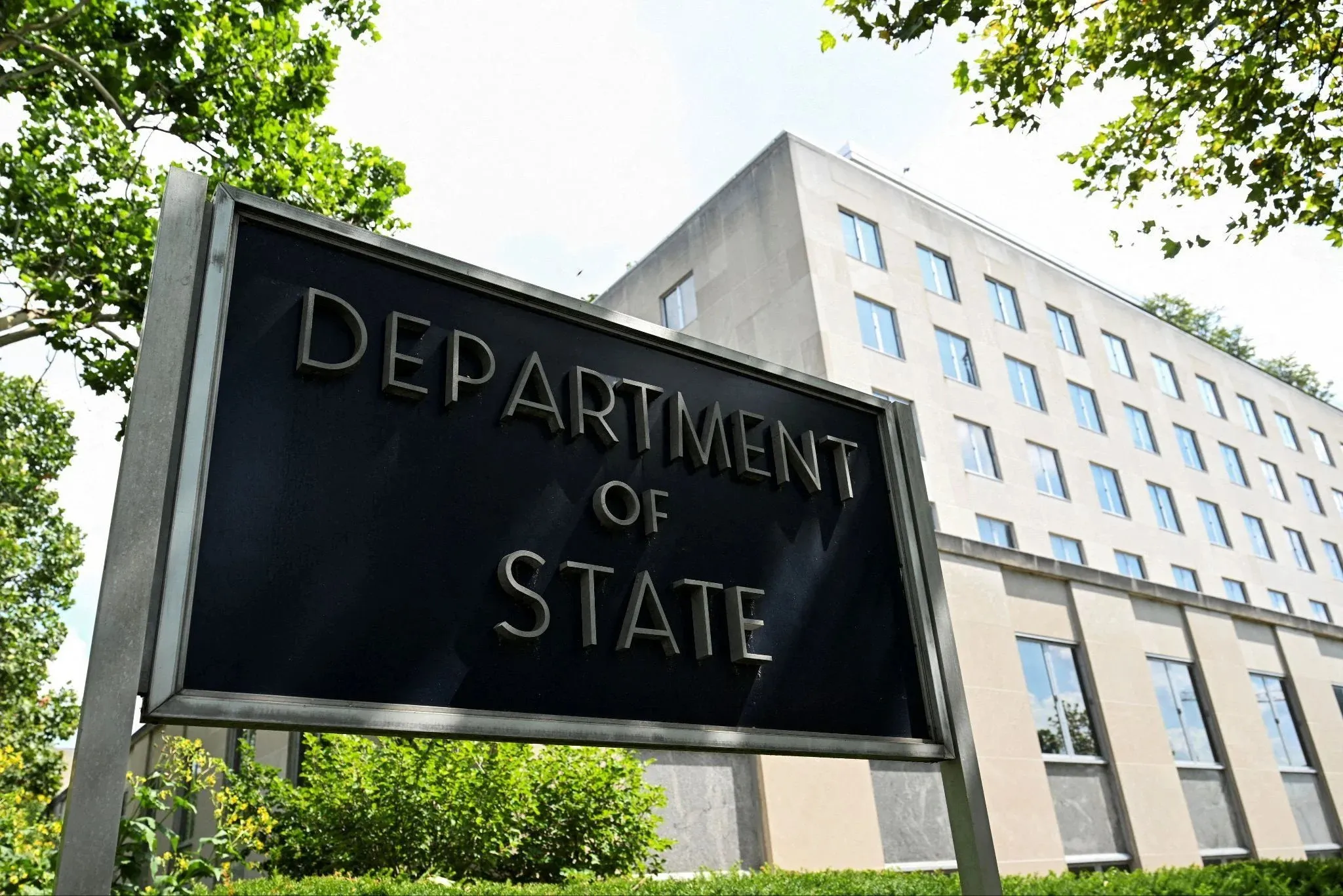 Morale of US diplomats drops drastically