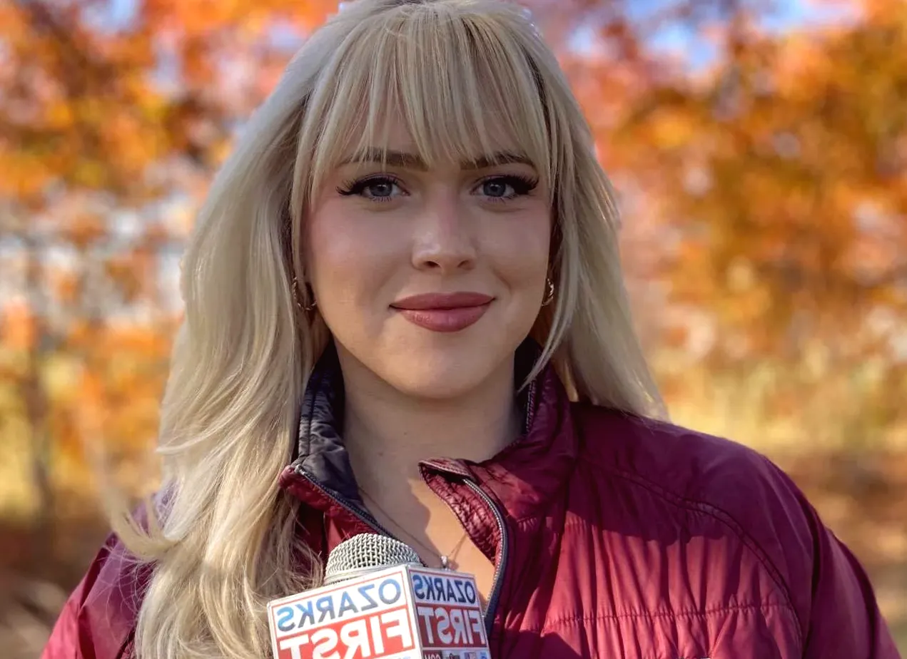 Anchor responds to viewers criticizing her weight by reading their comments in her news voice