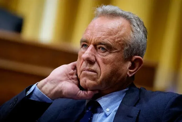 RFK Jr.'s Thanksgiving photo with Trump goes viral for all the wrong reasons