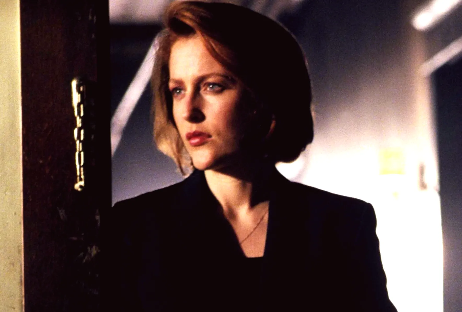 Gillian Anderson confirms authenticity of "X-Files" car crash, discloses additional mishap in scene