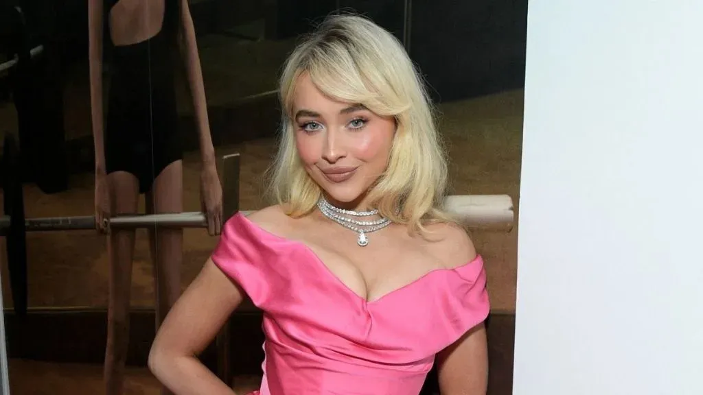 Sabrina Carpenter's Unexpectedly Intense Hydration Session in Towel