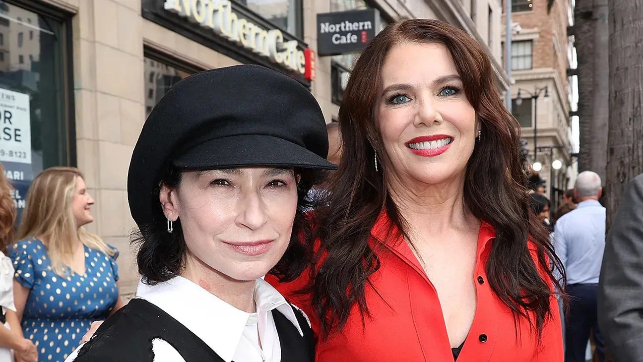 Lauren Graham and Amy Sherman-Palladino to Release 'Gilmore Girls' Behind the Scenes Book