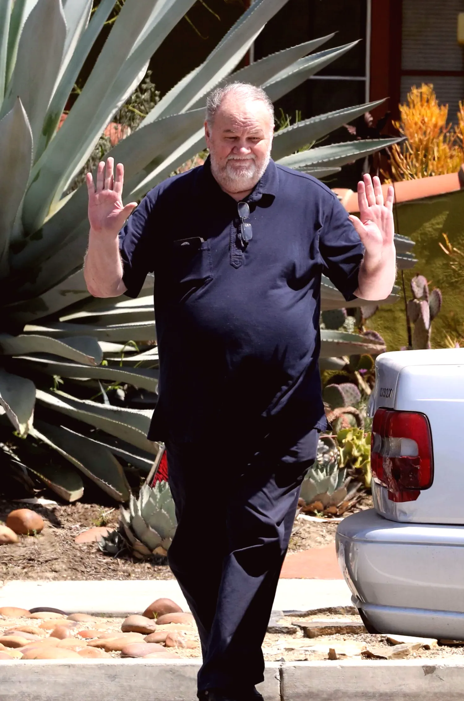 Thomas Markle undergoes emergency surgery resulting in leg amputation while Meghan remains silent.