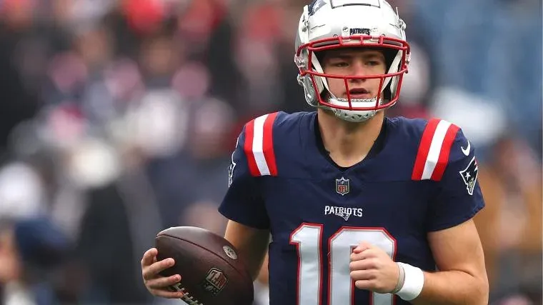 Patriots fans tease that Drake Maye's wife is providing something Tom Brady's ex-wife never did