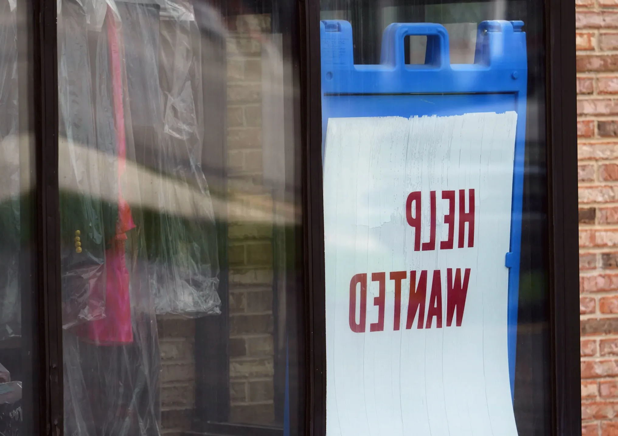 US jobless benefits filings drop to 191,000, reaching lowest level since September 2022