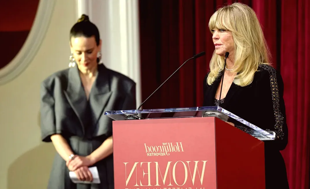 Goldie Hawn and Sarah Paulson Pay Emotional Tribute to Diane Keaton at THR’s Women in Entertainment Gala: "She Was a Force of Nature"