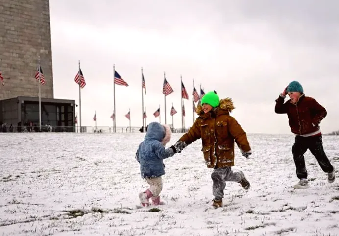 Sub-zero temperatures grip central and northeastern US in Arctic blast