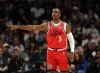 Lakers Champion Extends Offer to Chris Paul Following Clippers News